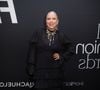 FFW Brasil Fashion Awards 2026: Astrid Fontenelle aliou transparência e movimento em um vestido preto elegante