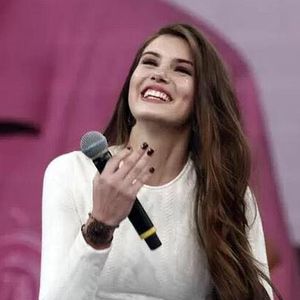 Sucesso de Camila Queiroz como Angel foi tanto que ela logo virou uma estrela nacional