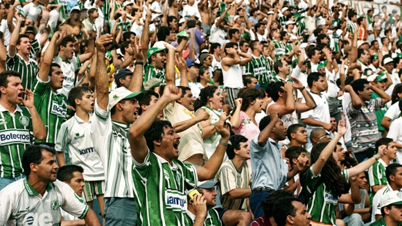 Em 1996, famoso goleiro quase desfalcou o Palmeiras em clássico contra o Corinthians por ser mesário nas eleições; atleta chegou de carro esportivo de luxo na zona eleitoral: 'Todo mundo ficou olhando'