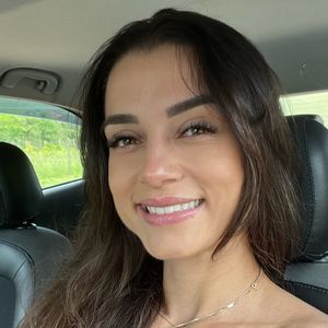 Julyenne Ribeiro concedeu entrevista ao jornal Extra e lamentou a polêmica com seu vídeo