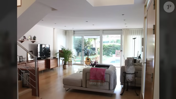 Messi, a esposa e os filhos desfrutam de uma decoração mediterrânea e muito luxo na mansão