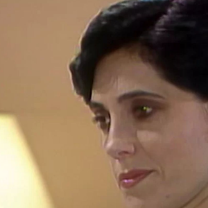 Na novela 'A Viagem', Diná (Christiane Torloni) sofre morte inesperada e dramática após forte emoção