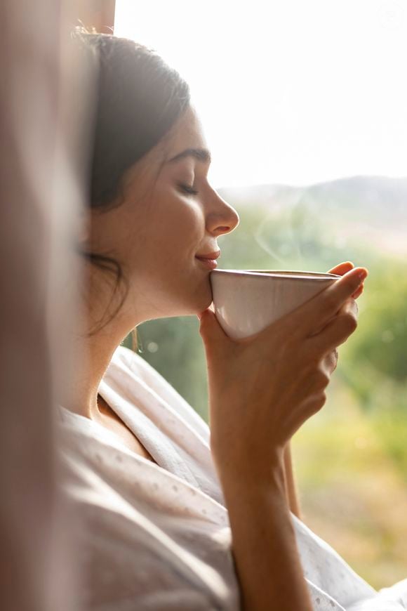 Mas o que podemos esperar dessa xícara antes de dormir? Sentir que dormimos melhor e tratar a insônia são duas coisas diferentes.