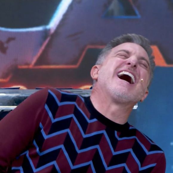 Luciano Huck gargalhou com a iniciativa de Rodrigo Faro