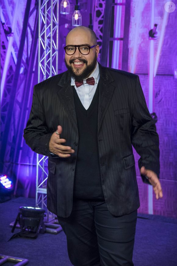 Tiago Abravanel é o neto mais famoso de Silvio Santos e conquista o público por seu talento