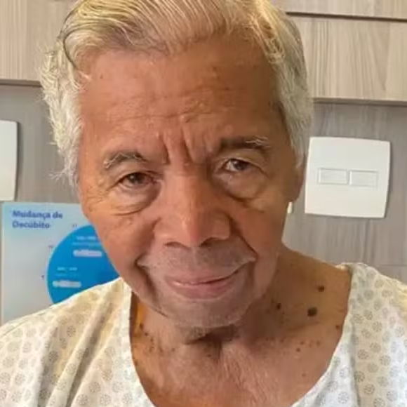 Gonçalo Roque, de 87 anos, conhecido por sua longa parceria como assistente de palco de Silvio Santos, enfrenta atualmente sérios desafios de saúde.