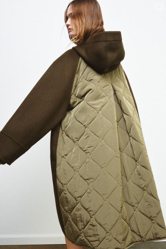 Quem procura um casaco para usar por muitas temporadas pode encontrar na parka da Zara uma aposta certeira. A peça premium está com 30% de desconto durante a liquidação