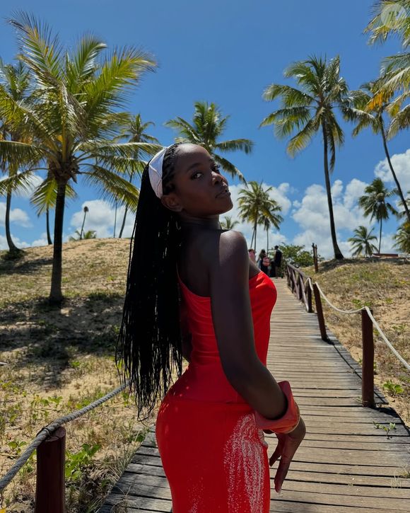 Clara Moneke relatou ainda ter tido dificuldade ao acessar a internet em viagem pela Nigéria, na África do Sul