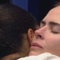 Após morte do pai, Ana Paula Renault é confortada por Milena, no 'BBB 26'; 'tia' oferece ajuda à amiga: 'Se você quiser, posso...'