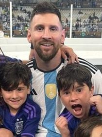 Copa 2026: altura dos filhos de Messi e Antonela Roccuzzo surpreende web em foto de família; ícone da Argentina atinge recordes históricos