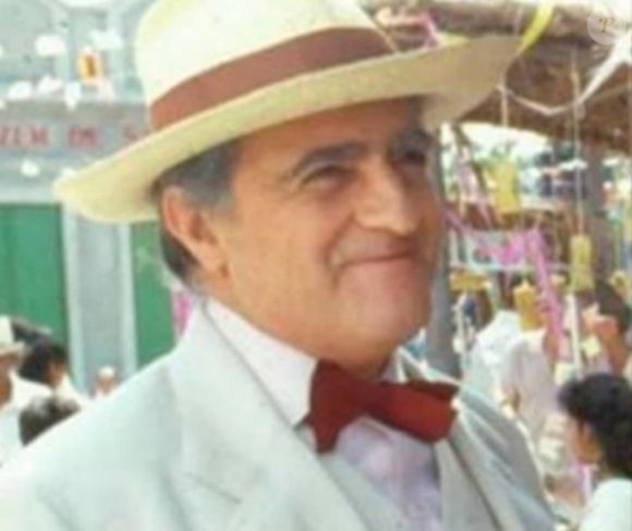 Novela 'Tieta': No final da história, o público descobre que a autoria do disparo que matou Arturzinho (Marcos Paulo), partiu do Coronel Artur da Tapitanga (Ary Fontoura).