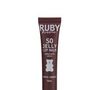 Um cookie de chocolate inspira o nome e a cor do Lip Balm So Jelly Choco Cookie, da Ruby Kisses