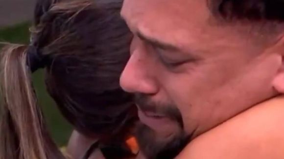 Trégua entre rivais? Após Sincerão explosivo no 'BBB 25', Renata recebe abraço de Aline e Vinícius em momento inesperado