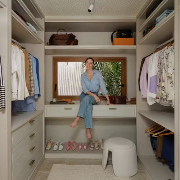 Closet do sobrado de Alice Wegmnann; casa tem 361 metros quadrados