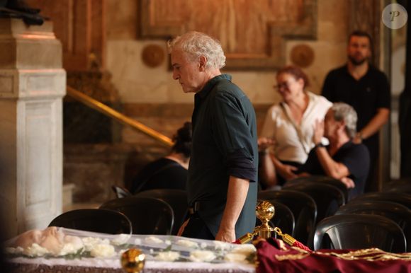 Edi Botelho se emocionou na despedida a Ney Latorraca