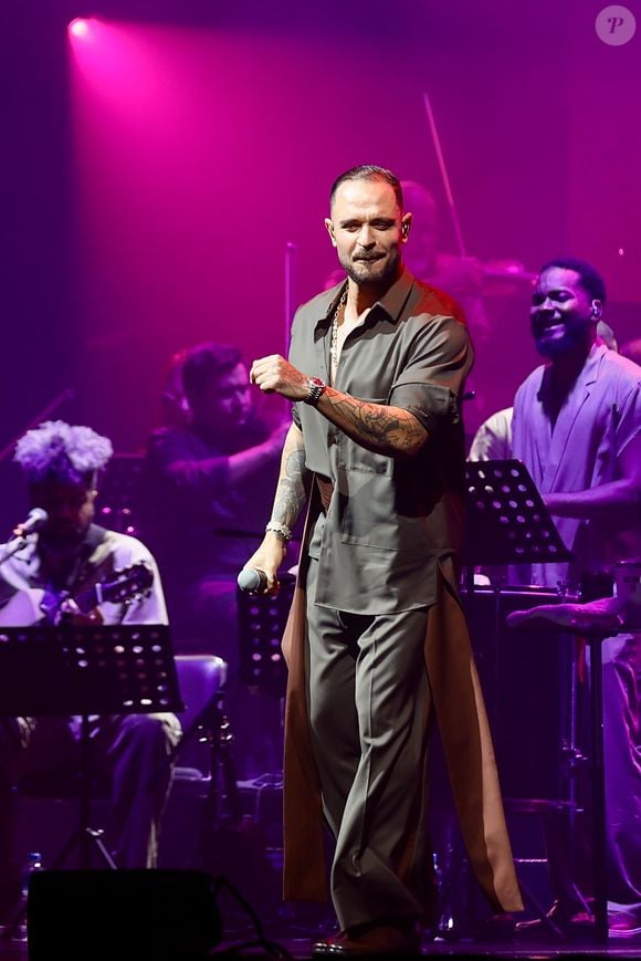 Diogo Oliveira cantou a música ‘Flor de Caña’, escrita em homenagem a Paolla Oliveira, em novo show