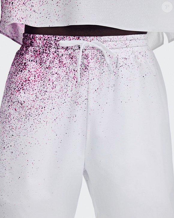 Seguindo a mesma identidade visual, o brasileiro combinou a peça com o short 7" Court Shorts Fade, também na cor 'Nebula | White' e com preço de R$ 549. O modelo foi pensado para facilitar movimentos rápidos e dinâmicos dentro de quadra