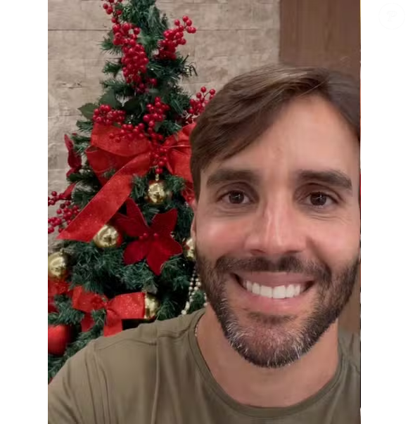 Em clima de harmonia, a cantora e o nutricionista reuniram um grande grupo de familiares para a data especial, incluindo os três filhos: Marcelo, de 16 anos, e as gêmeas Marina e Helena, de 7.