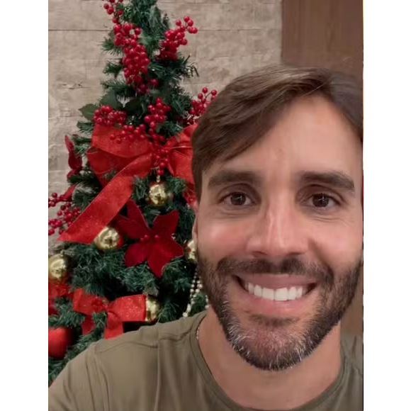 Em clima de harmonia, a cantora e o nutricionista reuniram um grande grupo de familiares para a data especial, incluindo os três filhos: Marcelo, de 16 anos, e as gêmeas Marina e Helena, de 7.