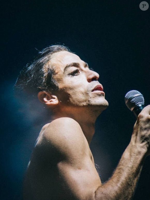 Além de uma dieta, Jesuíta Barbosa também fez aulas de dança para replicar os passos únicos de Ney Matogrosso em cena