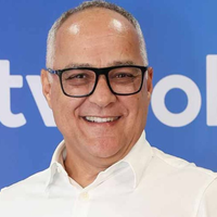 Acusado de proteger Manuela Dias, Amauri Soares, o todo-poderoso da Globo, ganha apelido inusitado e proibidão nos bastidores da emissora