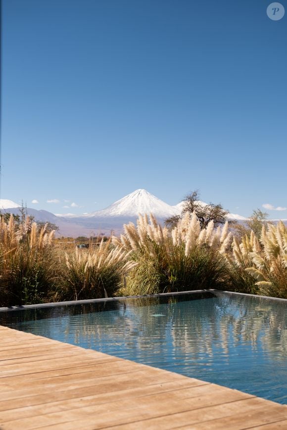 Do hotel é possível enxergar as belas paisagens do Deserto do Atacama.