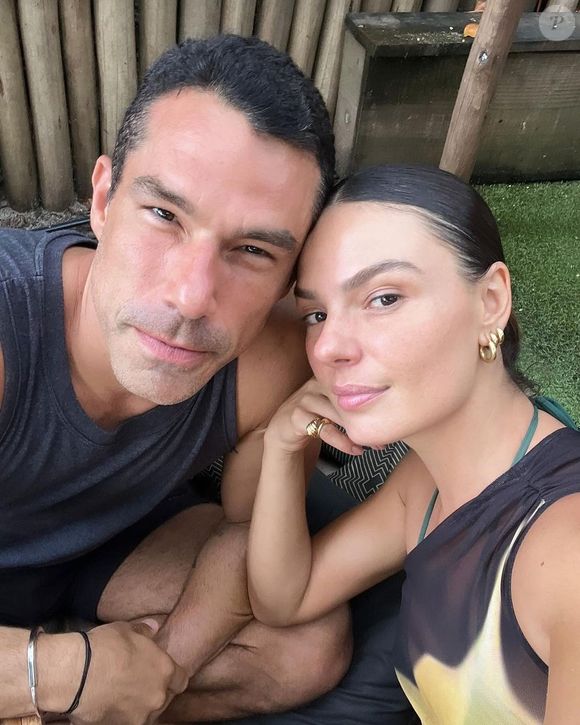 Isis Valverde e Marcus Buaiz já se casaram no civil em dezembro do ano passado