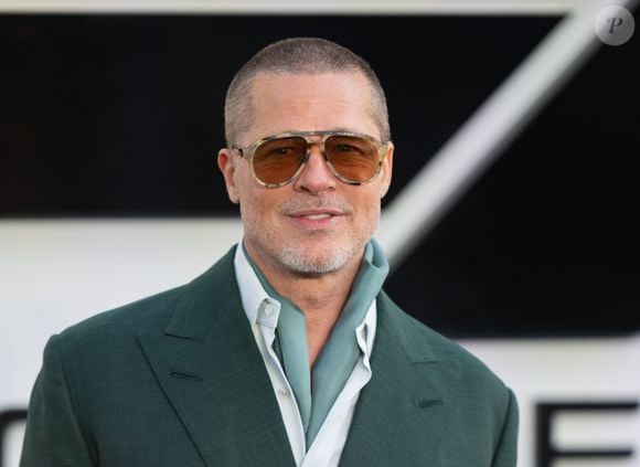 À revista Esquire, Brad Pitt contou que voltou a beber depois de sete anos sóbrio, mas que agora consome álcool de forma moderada