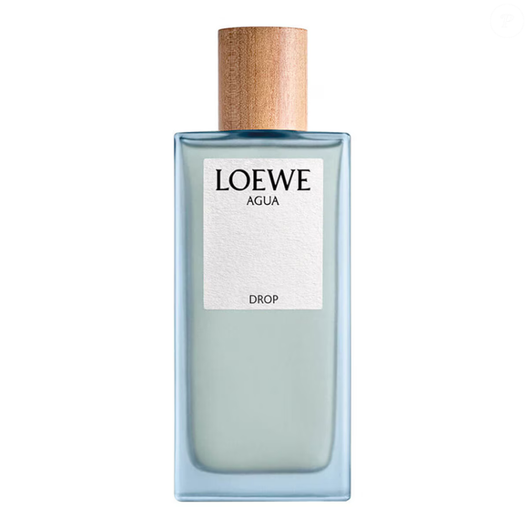 Agua Drop (Loewe) traduz a pureza e o frescor da água em uma fragrância com notas cítricas, flores brancas e acordes especiados e aromáticos. Uma opção fresca e limpa para os dias em que as temperaturas sobem