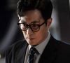 'Agente Kim: Reativado' conta a história de Kim Do-hyeon, um funcionário de banco e pai solteiro aparentemente comum