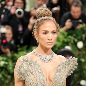 Jennifer Lopez costuma tomar, todas as manhãs, um smoothie com iogurte grego, suco de limão e canela