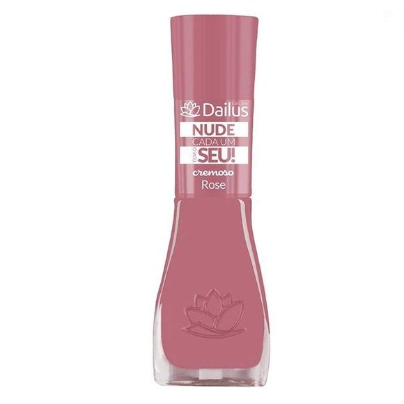 Esmalte rosa nude é delicado e elegante