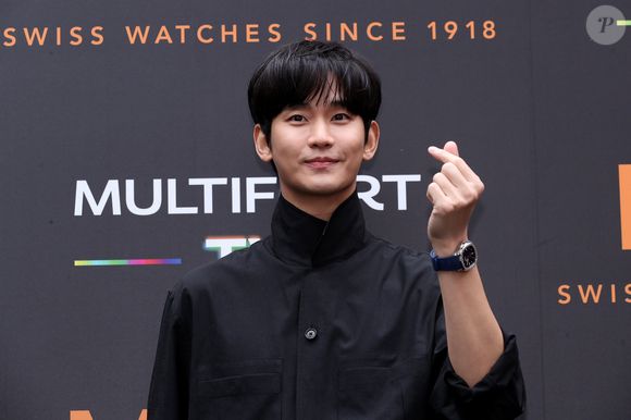 Kim Soo-hyun está no olho do furacão por acusações de ter provocado a morte de Kim Sae-ron