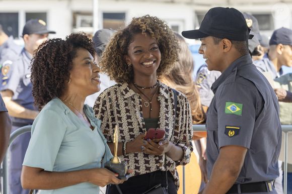 Jussara (Vilma Melo) sofre de um problema cardíaco e precisará passar por uma cirurgia que custa muito dinheiro, fazendo com que o mocinho tome medidas drásticas para salvar a mãe.
