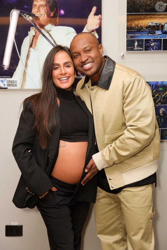 Gravidez de Carol Peixinho: mulher de Thiaguinho ganhou carinho do marido antes de show em SP