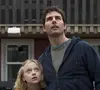 Ray Ferrier, seu personagem no filme de Steven Spielberg, construiu uma carreira como operador de guindaste, e Cruise, embora nunca opere um guindaste de fato no filme (ele nem é visto em cima de um), queria aprender como funcionava.