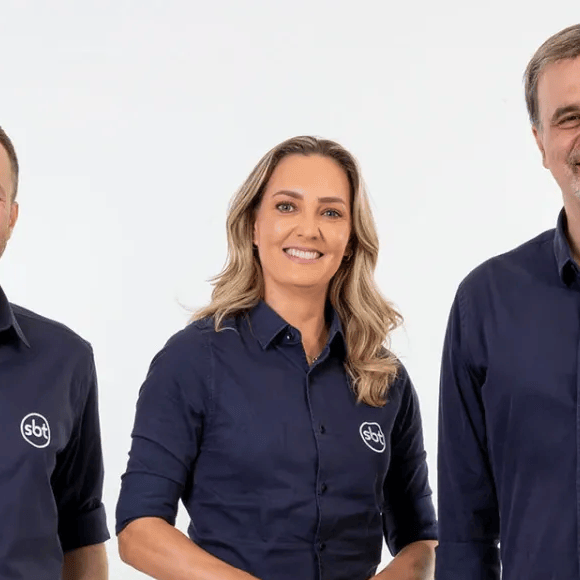 SBT escala Tiago Leifert, Mauro Beting e Wallace Neguerê para comandar cobertura do sorteio