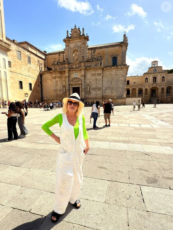 Ana Maria Braga visitou igreja na Itália