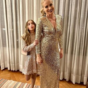 Angélica e Eva Huck fazem sucesso na web quando aparecem juntas, especialmente, com looks combinados