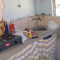 De uma pequena cozinha sem graça nem personalidade a um espaço harmonioso e inspirador com uma renovação muito fácil