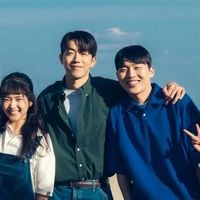 Terminei de maratonar este dorama da Netflix e agora meu maior sonho é voltar aos anos 90: uma Coreia nostálgica, os primeiros sonhos adolescentes e um amor avassalador marcam esta trama com Kim Tae-ri e Nam Joo-hyuk