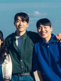 Terminei de maratonar este dorama da Netflix e agora meu maior sonho é voltar aos anos 90: uma Coreia nostálgica, os primeiros sonhos adolescentes e um amor avassalador marcam esta trama com Kim Tae-ri e Nam Joo-hyuk