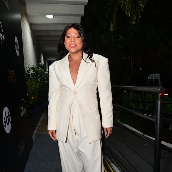 De terninho off white Blogueirinha marca presença no 55ª Troféu Imprensa