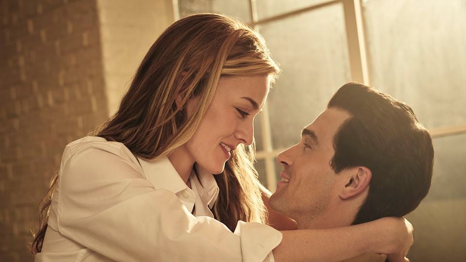 Um dos casais mais emblemáticos dos anos 1990 virou série: 5 motivos para ver!