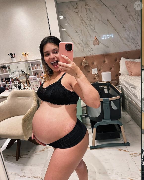 Este é um dos últimos cliques de Viih Tube antes de dar à luz - olha o tamanho da barriga!