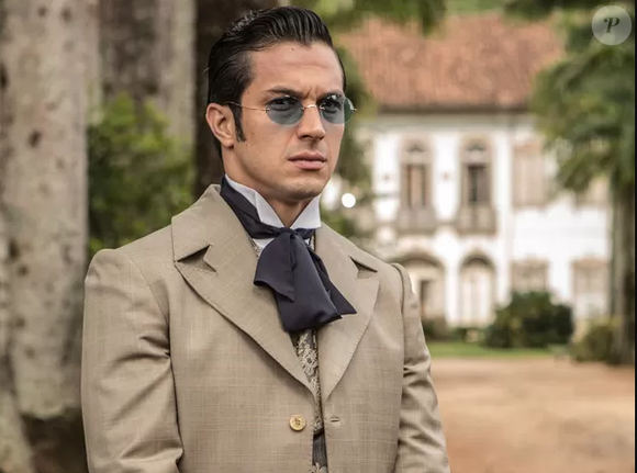 Rômulo Estrela intepretou Roberto Borghini na novela 'Além do Tempo'