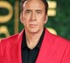 372m², 5 quartos, elevador até a garagem, paredes de vidro, e em risco de desabamento: mansão de R$ 53 milhões de Nicolas Cage quase é engolida por cratera de 9m; ator está 'completamente arrasado'