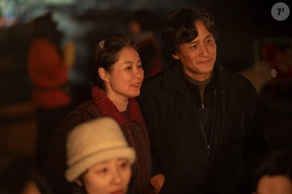 Gwan-sik e Ae-sun contam com a ajuda de uma atriz famosa para reerguer o restaurante da família após sofrerem um golpe financeiro