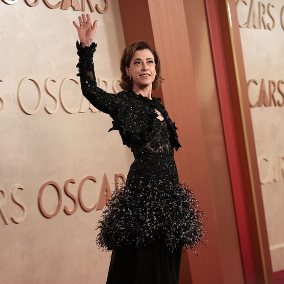 Oscar: Fernanda Montenegro e Fernanda Torres, ambas de vestido preto, perderam prêmio de Melhor Atriz para americanas que estavam de roupa preta