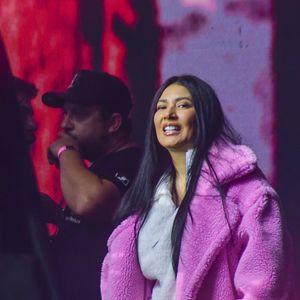 Rosto de Simaria voltou a causar em uma aparição da cantora em um show de Simone Mendes nas últimas semanas